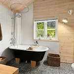 Family With Hot Tub In Honedalen