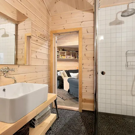 Family With Hot Tub In Honedalen