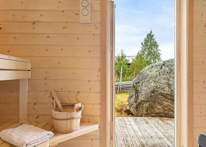 Family With Hot Tub In Honedalen *